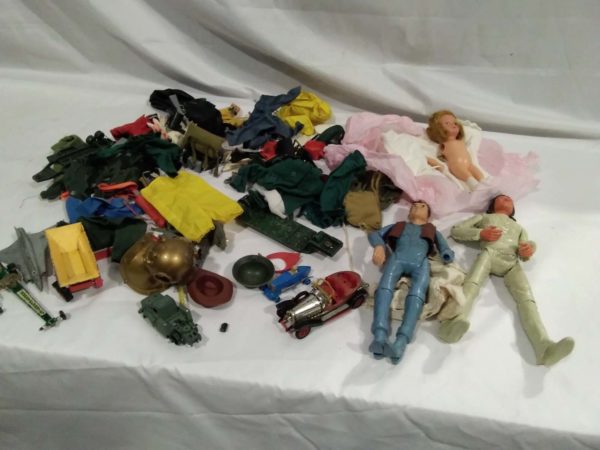 lot 307 vintage action figures lone ranger & tonto, accessories & model cars inc Corgi - Image 2