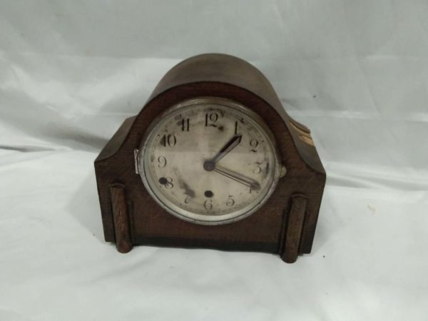 lot 314 vintage wooden mantel clock