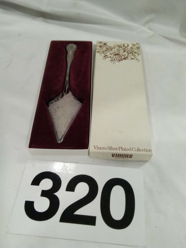 lot 320 viners silver plated cake server