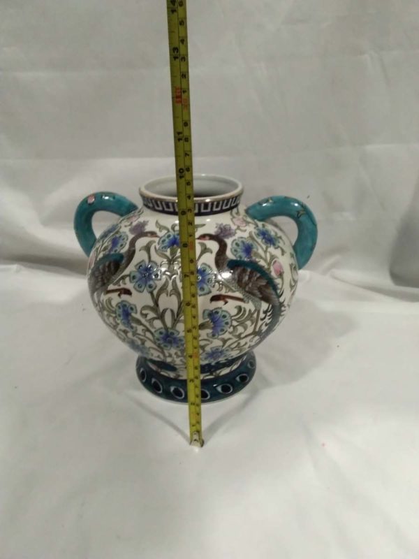 lot 324 large decorative double handled urn style vase by Past Times - Image 3