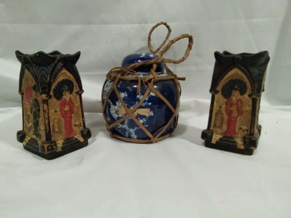 lot 329 vintage oriental ginger jar & a pair of vases (1 damaged) - Image 2