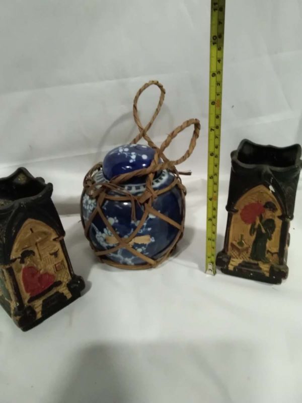 lot 329 vintage oriental ginger jar & a pair of vases (1 damaged) - Image 3