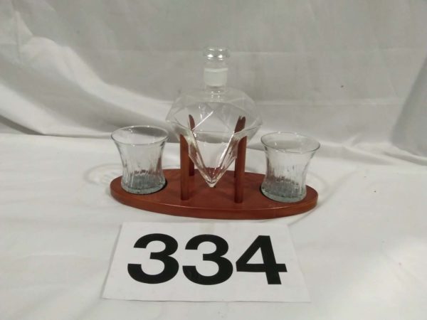 lot 334 diamond decanter on stand