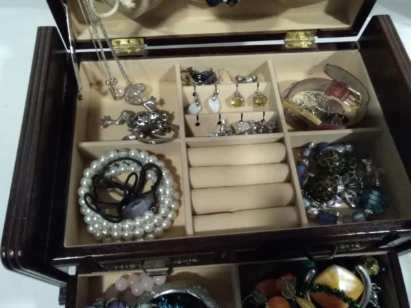 lot 349 wooden  jewellery box & contents - Image 11