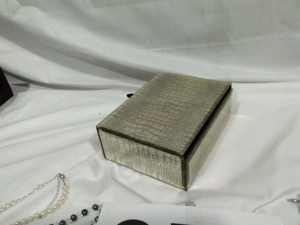 lot 350 mirrored jewellery box & contents - Image 4