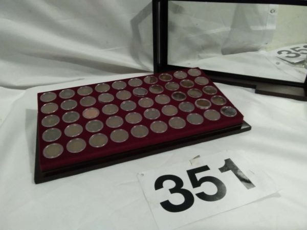 lot 351 Britania pennies of the 20th Century on presentation case - Image 4