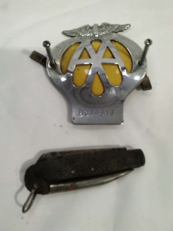 lot 361 vintage AA car badge & scouting knife