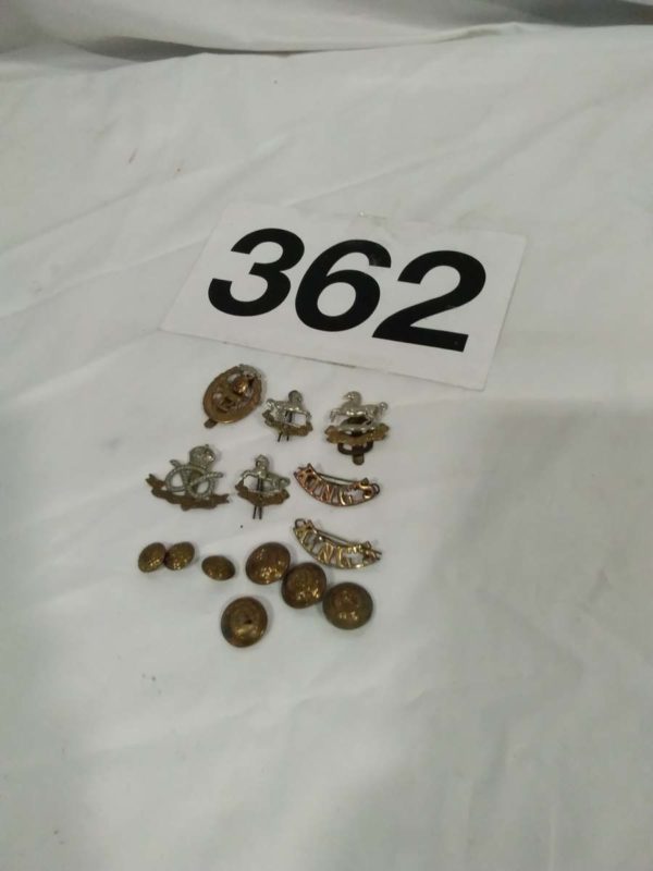 lot 362 collection of military badges & buttons - Image 2