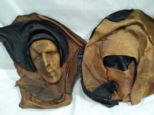 lot 390 4x vintage Portuguese handmade leather masks - Image 5