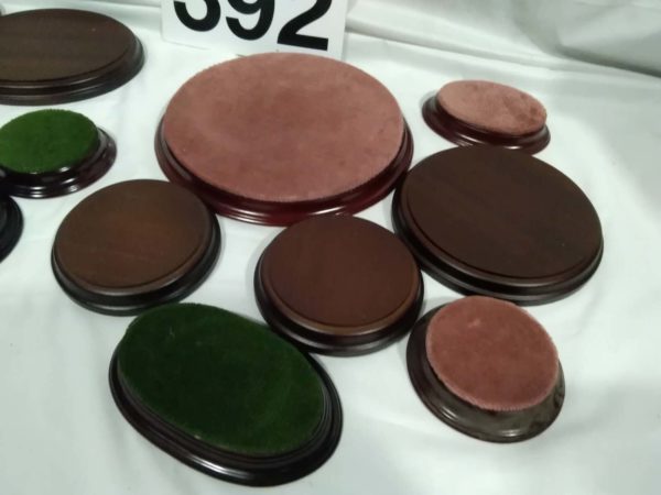 lot 392 collection of vintage mahogany figurine bases - Image 2