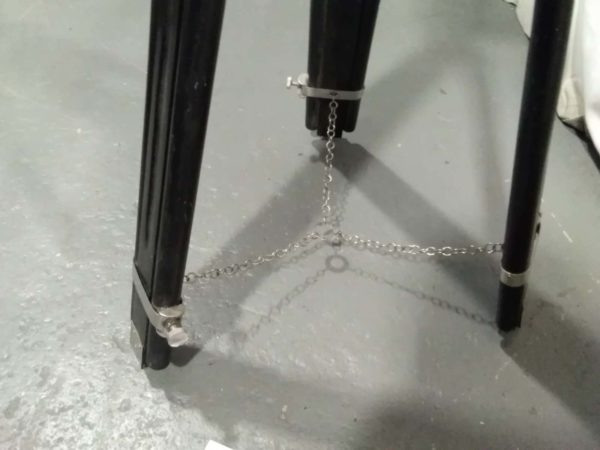 lot 404  Tripod lamp (lamp section needs tightening up) - Image 4