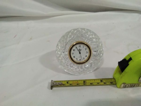 lot 460 Crystal Clock working - Image 4