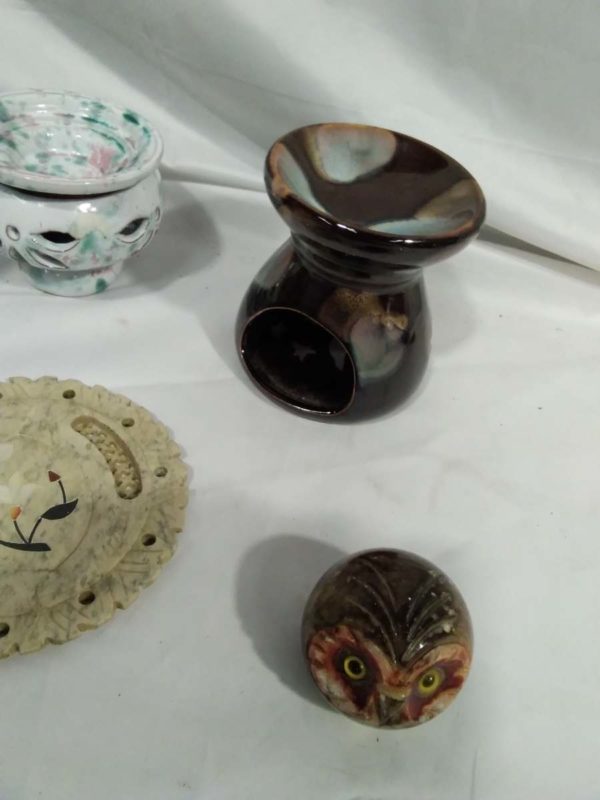 lot 466  2x Oil Pottery  Burners Mother of Pearl Plate and owl ornament - Image 3