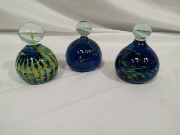 lot 467 3x Paper Weights