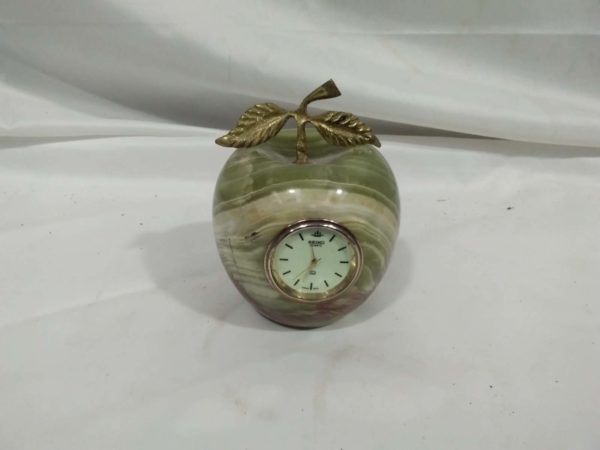 lot 469 Onyx Clock  in shape of apple Illuminates in the dark