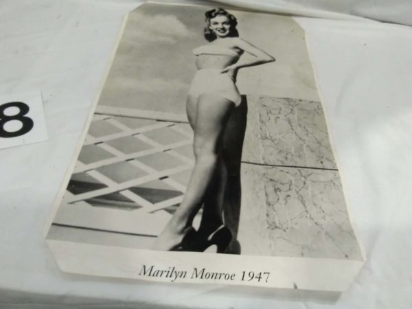 lot 478 Marilyn Munroe picture 1947  picture approx 16″ x 26″ - Image 3