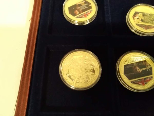 lot 533 Winston Churchill gold layered set of 12 - Image 4