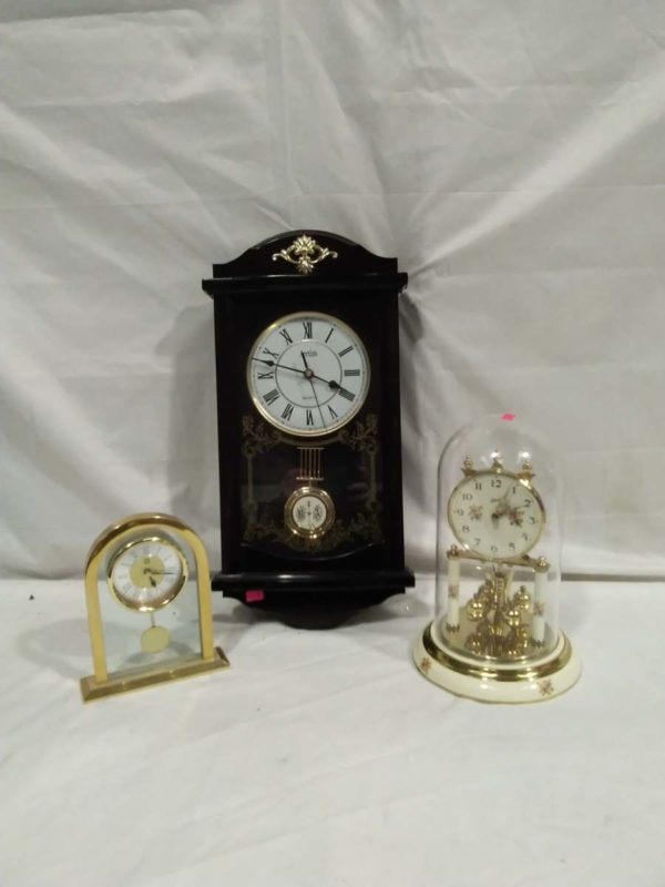 lot 536 3 clocks