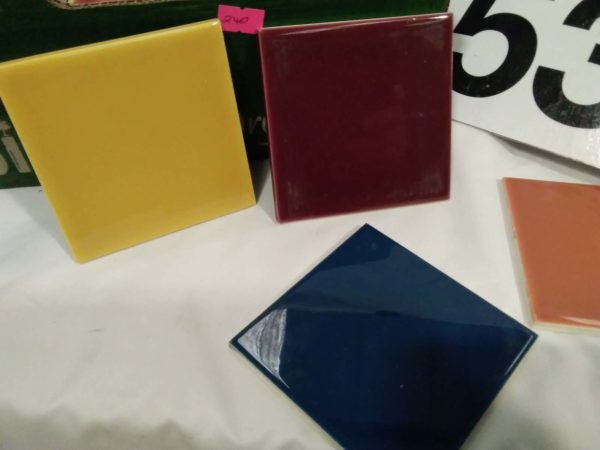 lot 538 approx 120 4″ tiles - Image 3