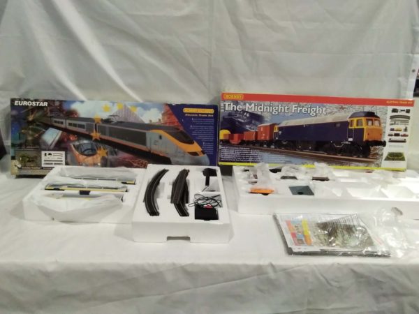 lot 544 2 Hornby train sets ( one incomplete)