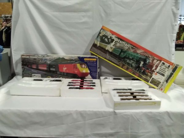 lot 545 2 Hornby train sets ( Both sets missing track) - Image 2