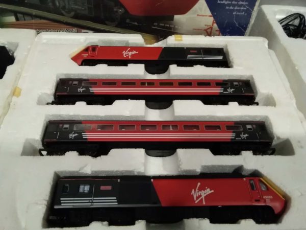 lot 545 2 Hornby train sets ( Both sets missing track) - Image 8