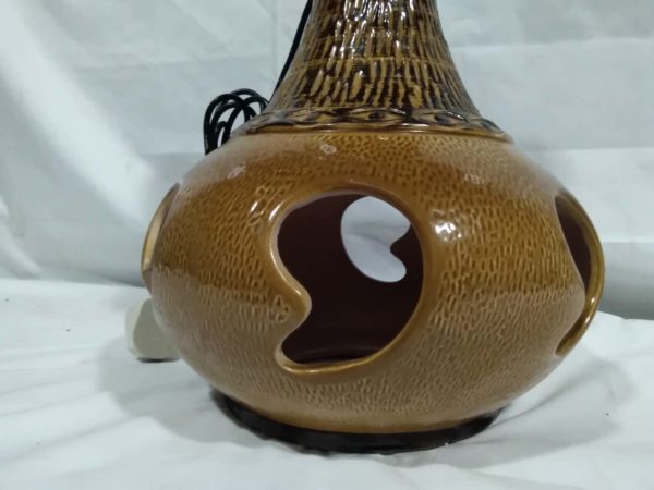 lot 554 vintage West German pottery lava Glaze lamp double bulbs 20″ - Image 8