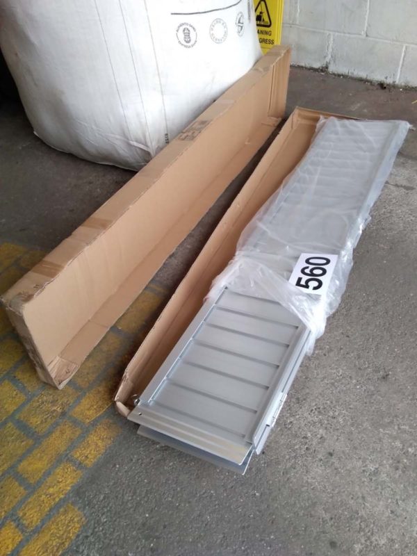 lot 560  72″ folding access ramp (never used) - Image 4