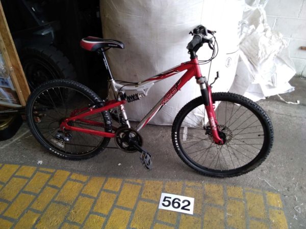 lot 562 Apollo 21 speed mountain bike FS 26