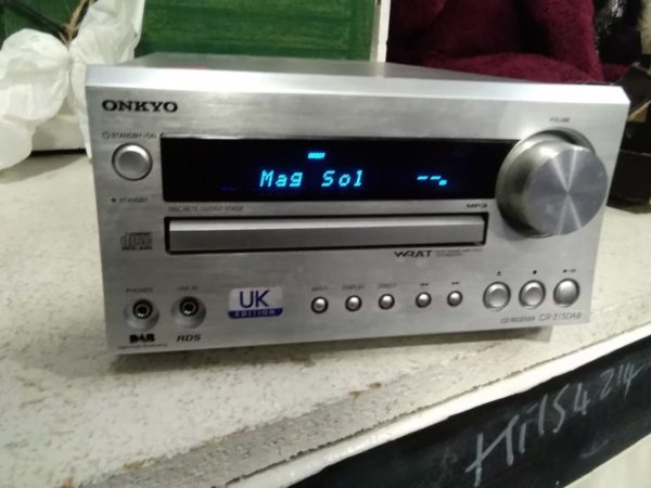 lot 565 Onkyo cd player Dab Radio & speakers - Image 3