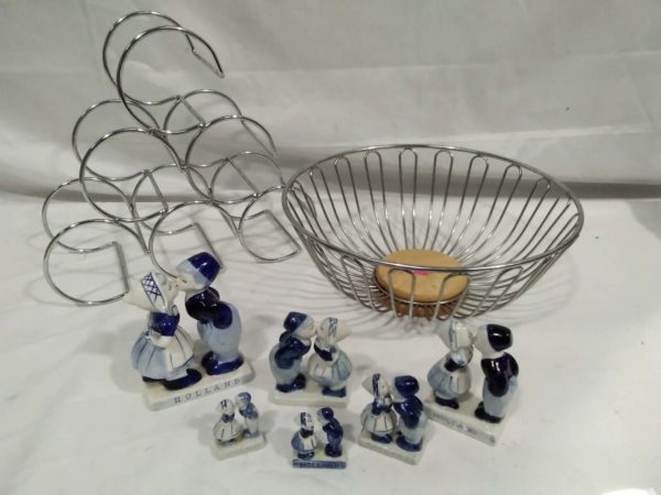 lot 568 wine rack , fruit bowl & Dutch figurines