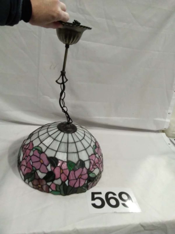 lot 569 Tiffany style large ceiling light shade