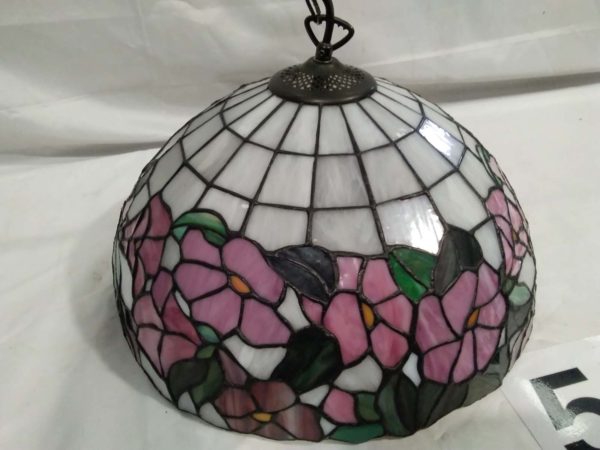 lot 569 Tiffany style large ceiling light shade - Image 6