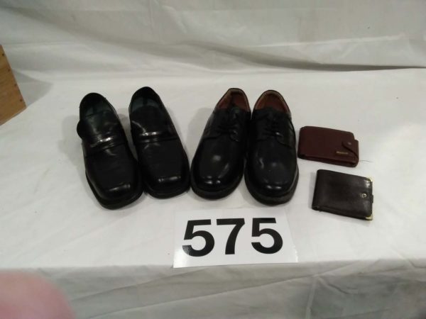 lot 575 2 pairs of safety shoes size 10 & leather wallets