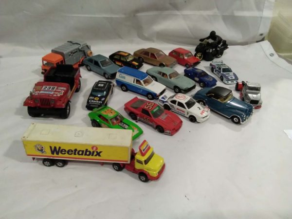 lot 578 assorted vehicles inc Corgi