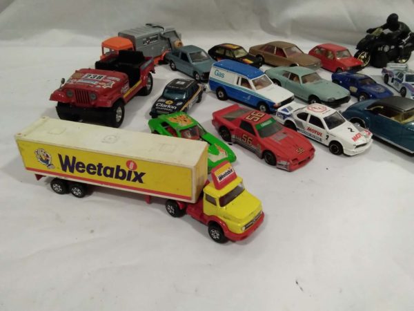 lot 578 assorted vehicles inc Corgi - Image 7