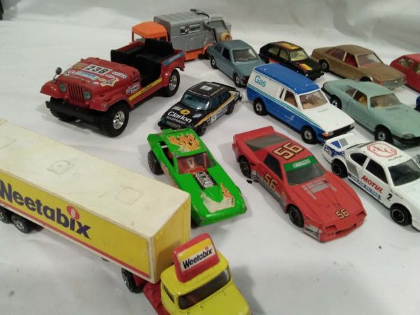 lot 578 assorted vehicles inc Corgi - Image 6