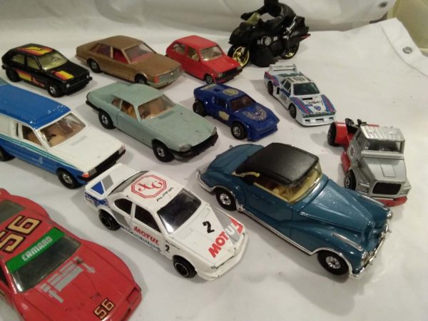 lot 578 assorted vehicles inc Corgi - Image 3