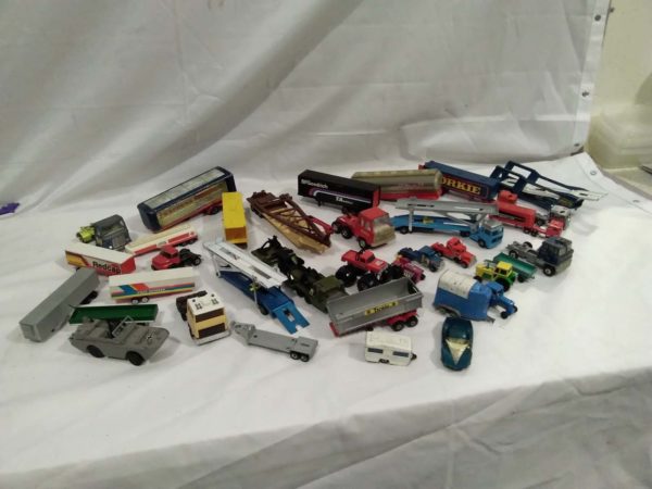 lot 580 assorted diecast vehicles