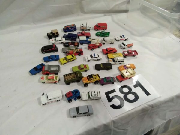 lot 581 assorted vehicles inc Corgi & Matchbox