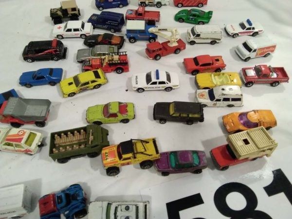 lot 581 assorted vehicles inc Corgi & Matchbox - Image 5