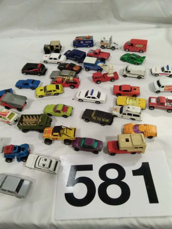 lot 581 assorted vehicles inc Corgi & Matchbox - Image 3