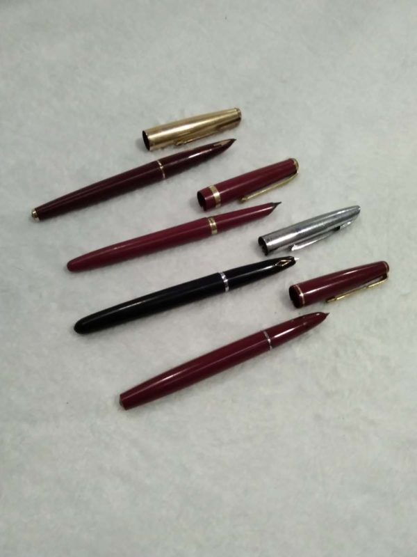 lot 587 collection of 4 vintage fountain pens