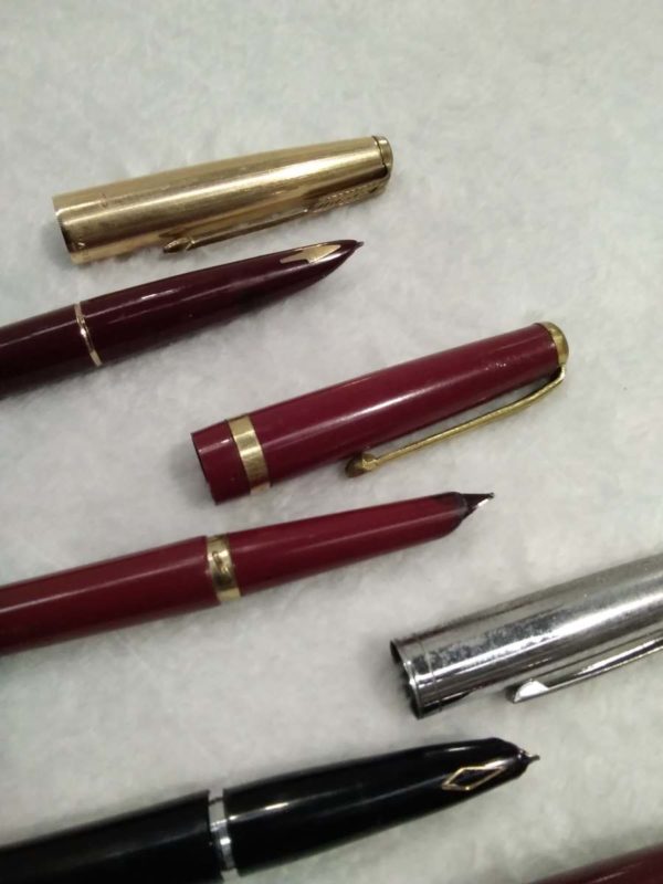 lot 587 collection of 4 vintage fountain pens - Image 3