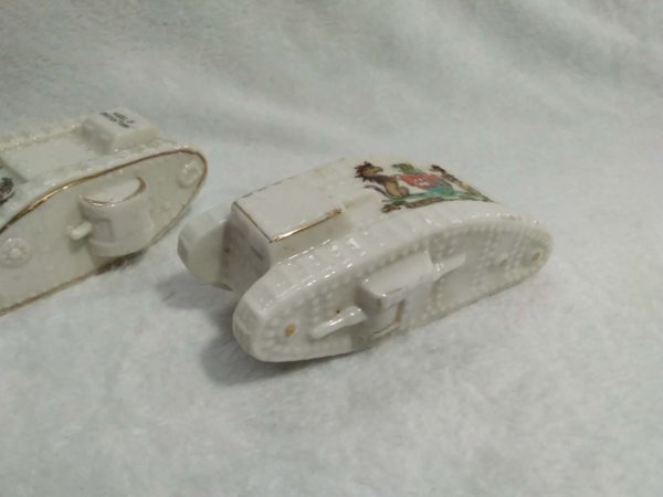 lot 607 2x WW1 crested ware military tanks - Image 7