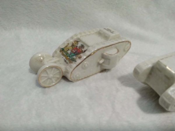 lot 607 2x WW1 crested ware military tanks - Image 6