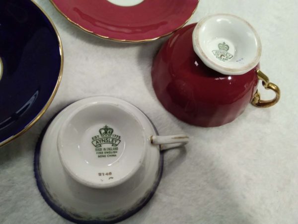 lot 612 pair of collectable Aynsley cabinet cups & saucers - Image 3