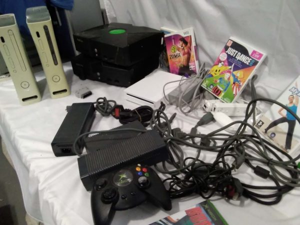 lot 617 gaming consoles Wii, Xbox, Xbox 360 & games  ( not tested) - Image 3