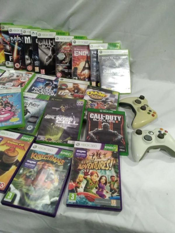 lot 619 games Xbox 360, Xbox, PS4 2 controlers - Image 2