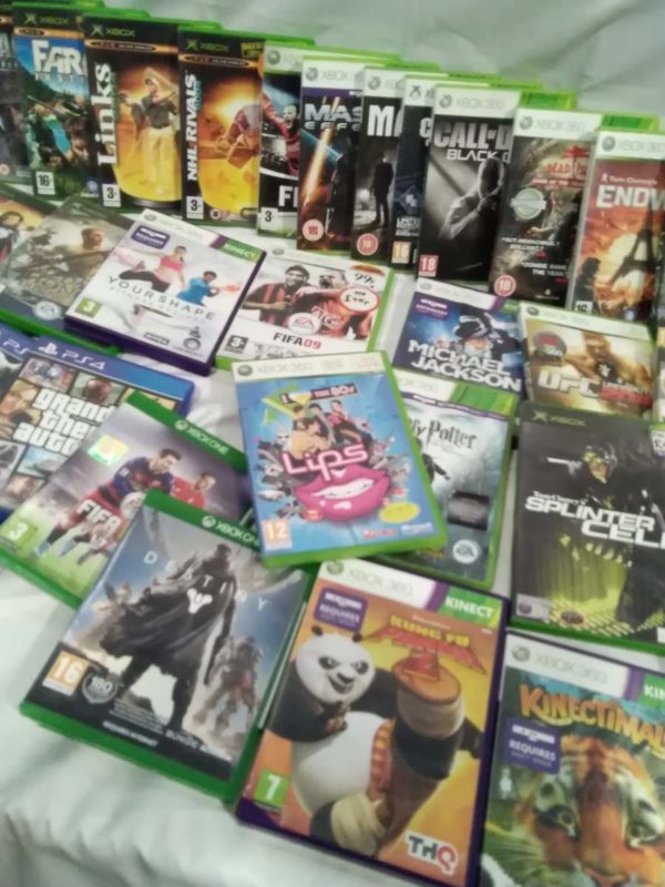 lot 619 games Xbox 360, Xbox, PS4 2 controlers - Image 4